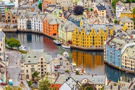how big is bergen norway.